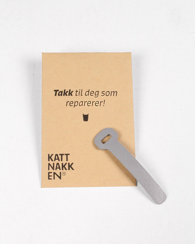 Grå